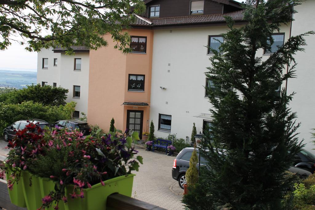 Kastanienhof Apartment Hotel Dannenfels Bagian luar foto
